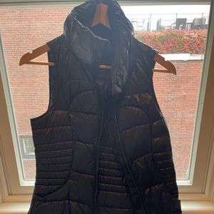 Lululemon black vet. Xs